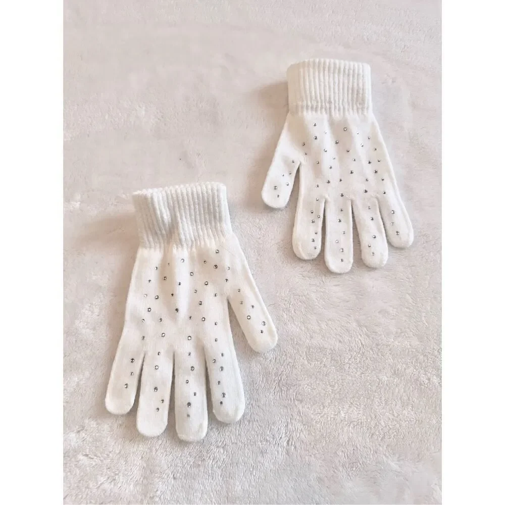 Adorable White rhinestone embellished gloves